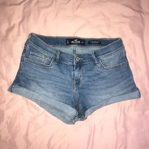 Hollister Low-Rise Low-Cut Shorts